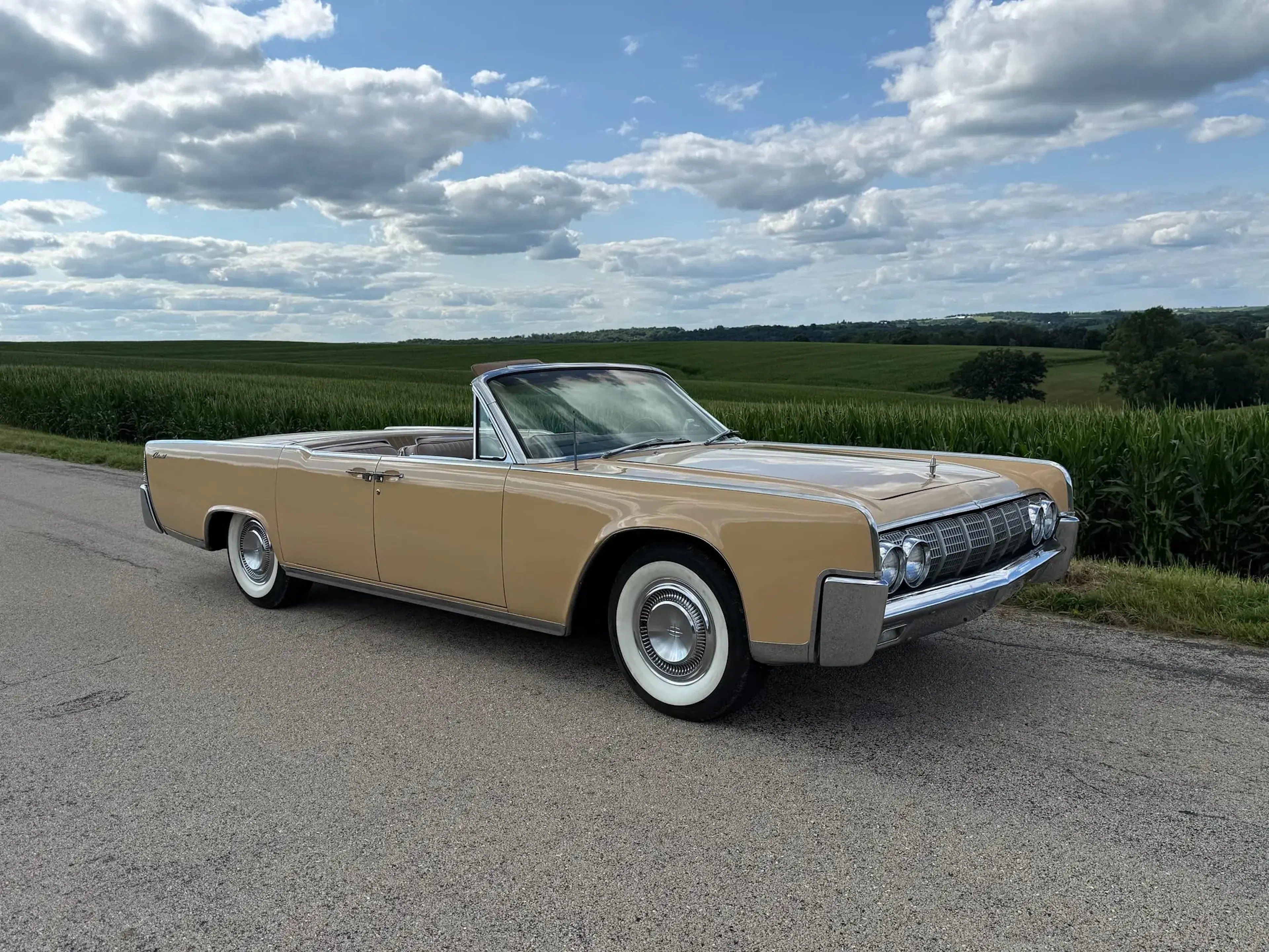 1964 Lincoln Continental VIN 4Y86N402670 | Hagerty Valuation Tools®